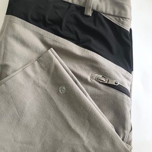 Lululemon two color casual shorts grey sand/ black